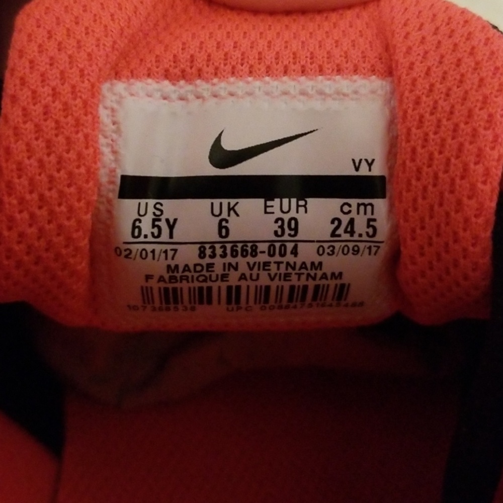 NWB Nike Tanjun - Picture 7 of 8